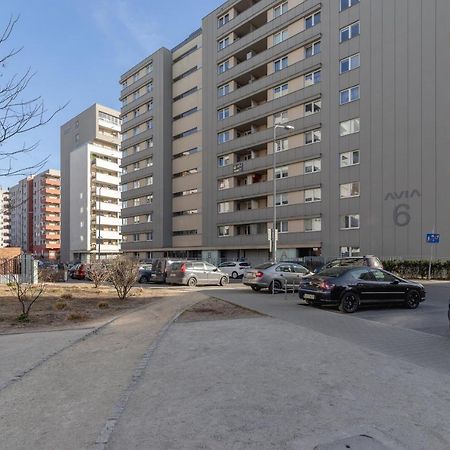 Avia Apartment Three Bedroom Two Balcony Ac & Parking By Noclegi Renters Kraków Zewnętrze zdjęcie